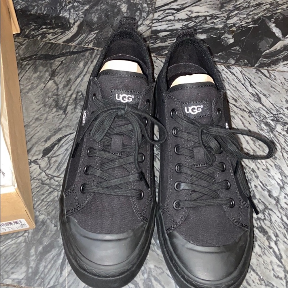 Women’s UGG platform sneaker